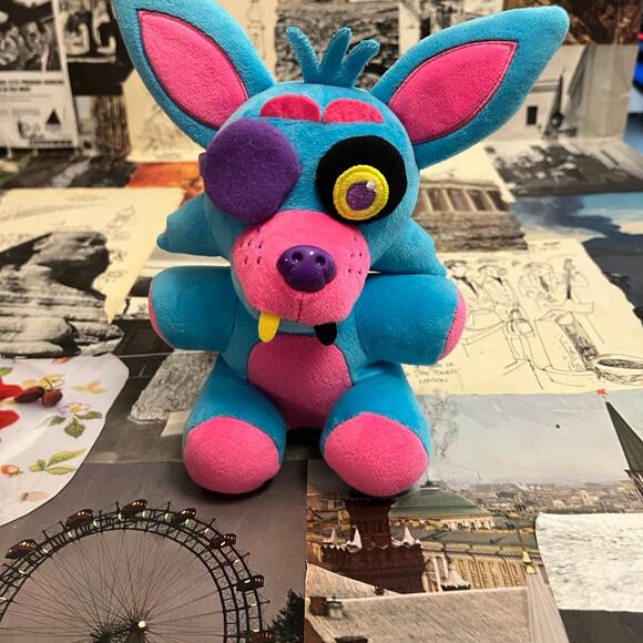 FNAF funko Plush - Picture 1 of 3